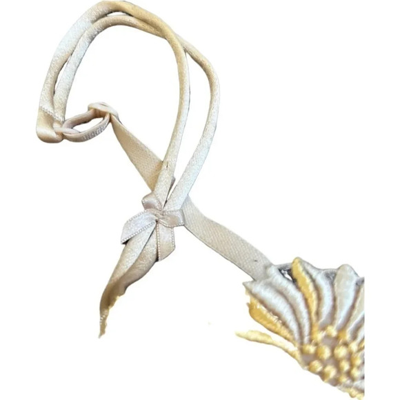 Lise Charmel Fleur Aphrodite Lace Floral Bra with underwire 28B MSRP $191 - Picture 9 of 13